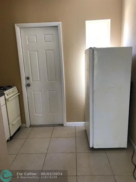 Photo - 724 Truman St