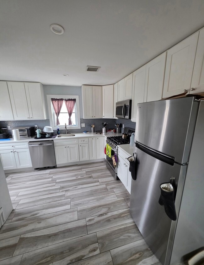 Photo - 1832 E 2nd St Unit 2Fl