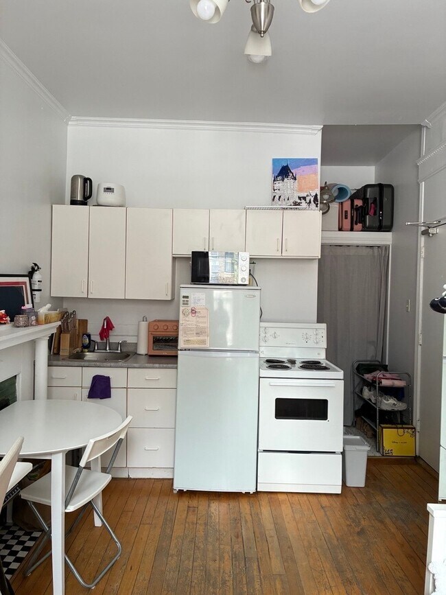 Building Photo - 320 Cooper St Unit 1