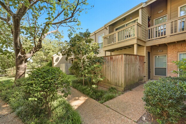 Photo - 2100 Tanglewilde St Unit 625