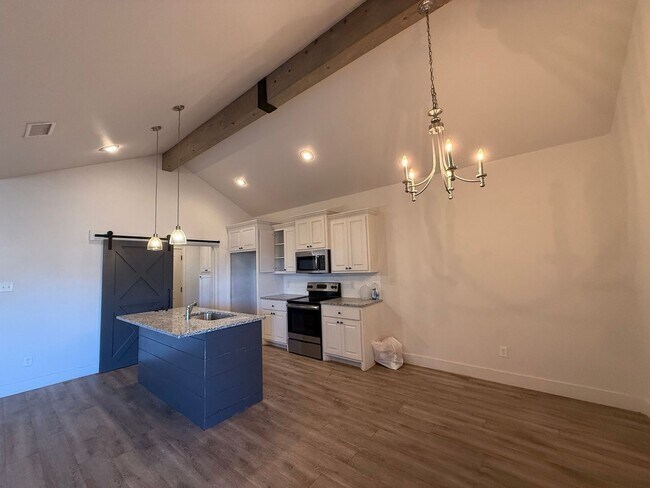 Photo - 1704 102nd St Unidad Fox Ridge - 1704 102nd Street  B