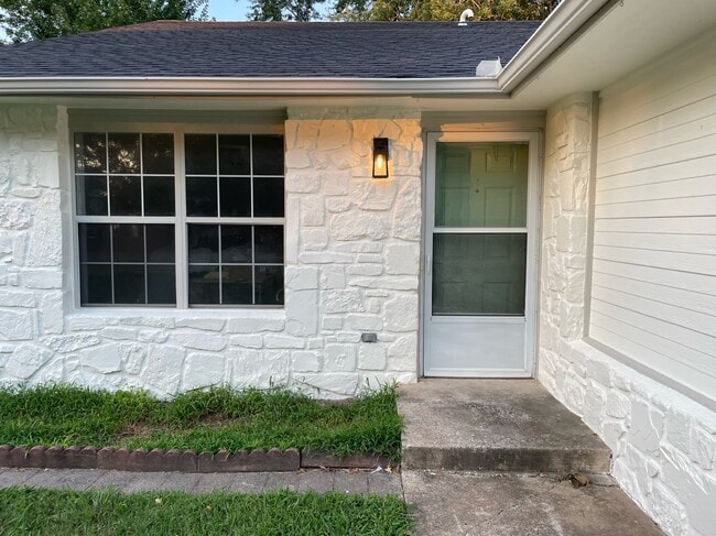 Photo - 1108 S Florence Ave