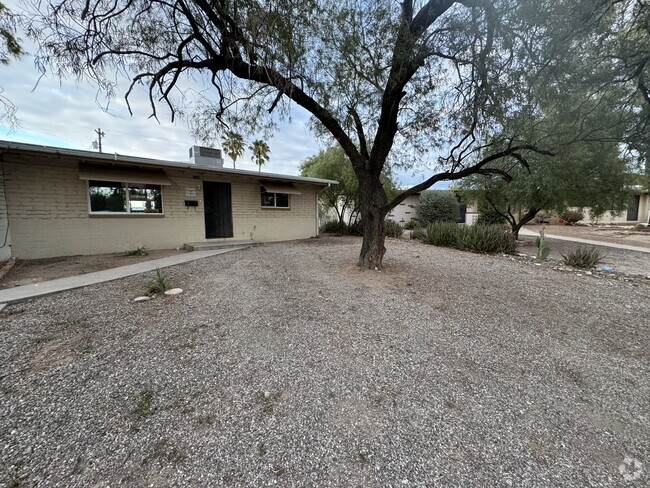 Building Photo - 1329 E Nevada Dr Rental