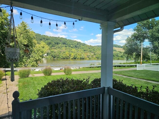 5105 River Rd