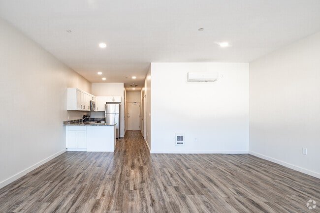 Interior Photo - 42-44 Bridge St Rental
