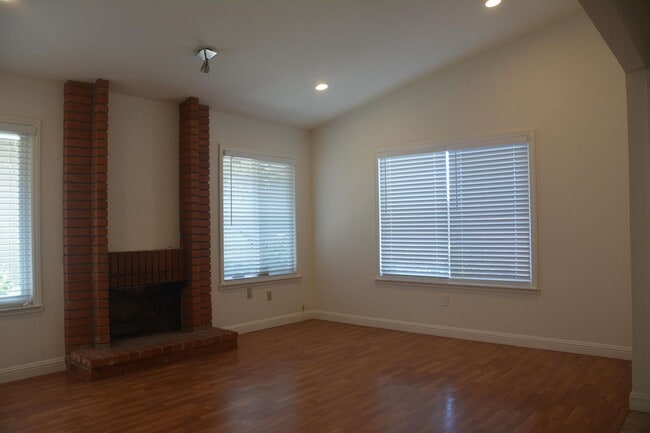 Photo - Sharp Pittsburg 3/2