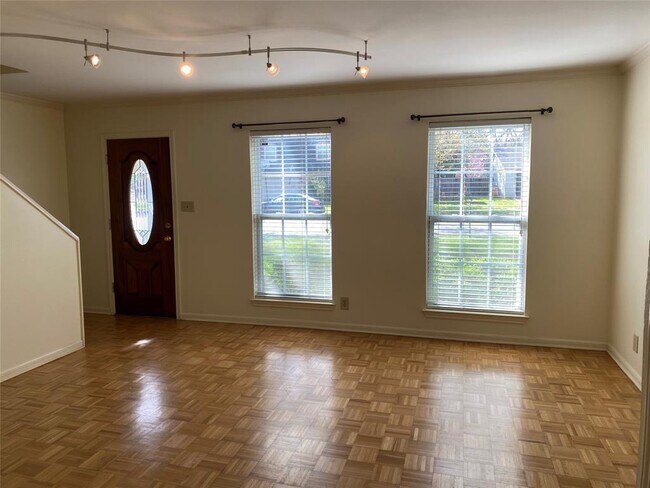 Photo - 6103 Bullard Dr