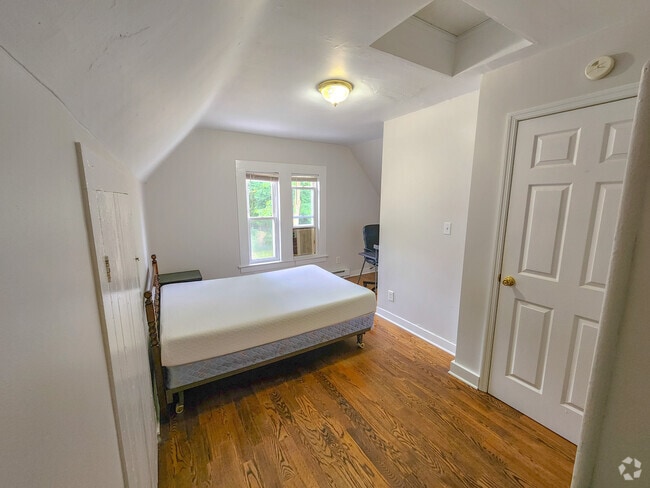 Building Photo - 143 Winchester Ave Rental