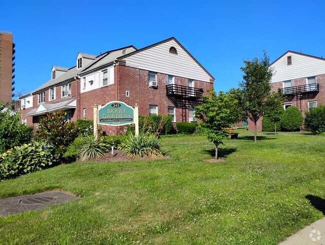 Building Photo - 245 Passaic Ave Unit E25 Rental
