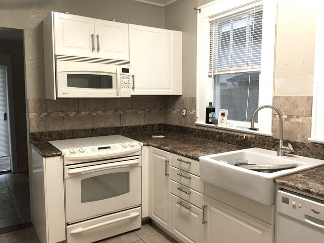 Photo - 615 S Mills Ave