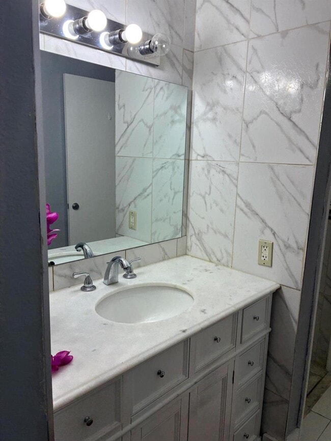 Photo - 8021 SW 21st Ct Unit 8021