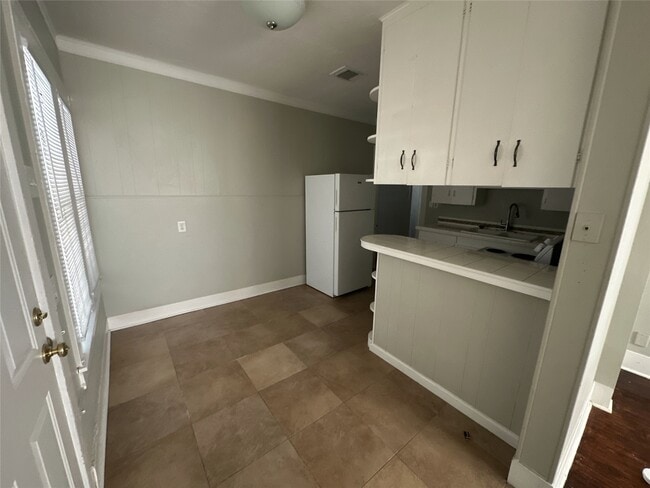 2216 Avenue O 1/2