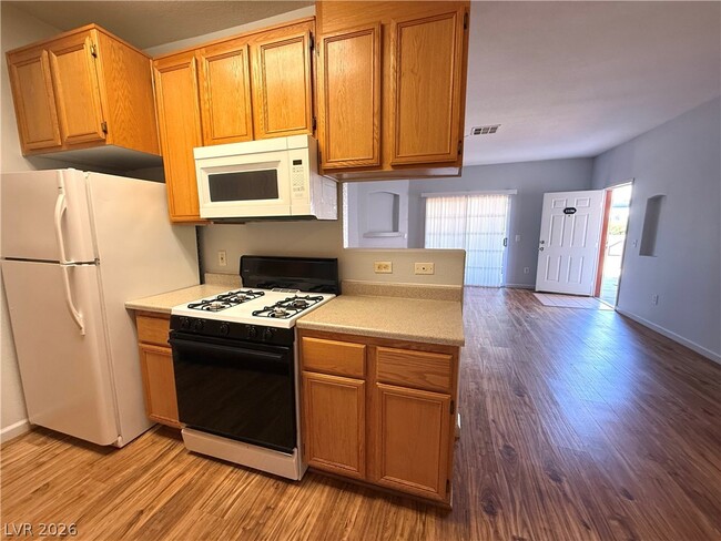 Photo - 4730 E Craig Rd Unidad 1156