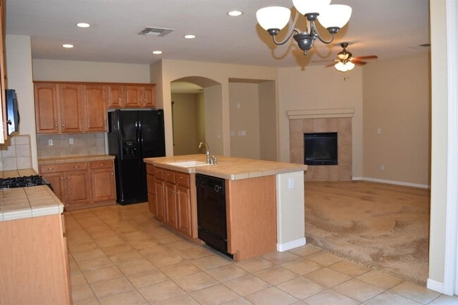 Photo - 684 Whitfield Ln