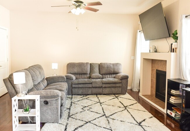 Photo - 9234 Red Fern Ln