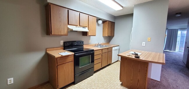 369-375 Westchester Square S
