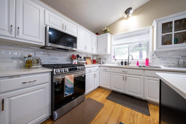 Photo - 1574 Stephanie Cir