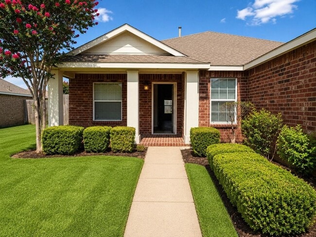 Building Photo - Thoughtfully Designed for Comfortable Living & Effortless Entertaining.