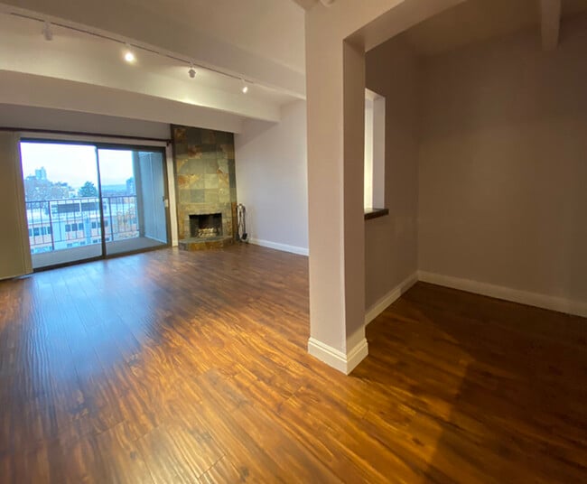 Photo - 777 N Washington St Unidad 504