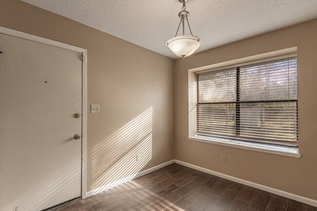 Photo - 39 Wire Rd Loop