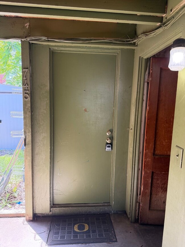 Photo - 1 bedroom, 1 bath duplex in Springfield!