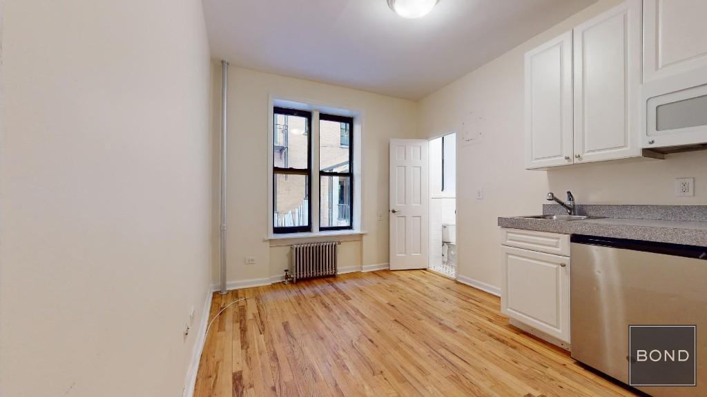 Photo - 305 W 45th St Apartment Unit 1H