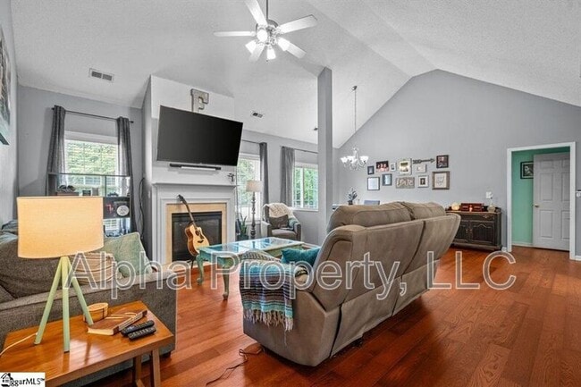 Photo - 824 Laurelcreek Dr