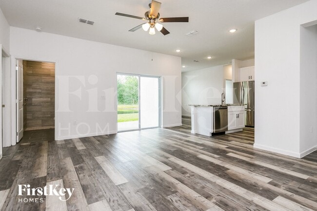 Photo - 925 Albertville Ct