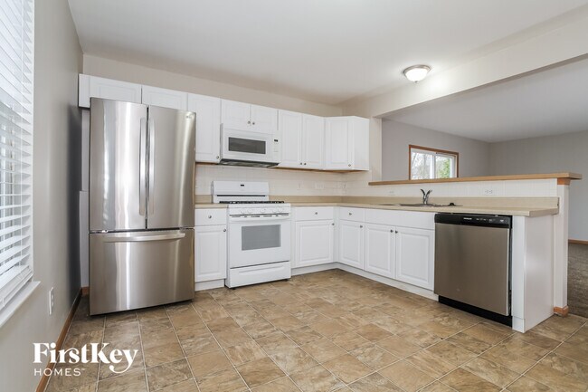Photo - 330 Heftner Cir