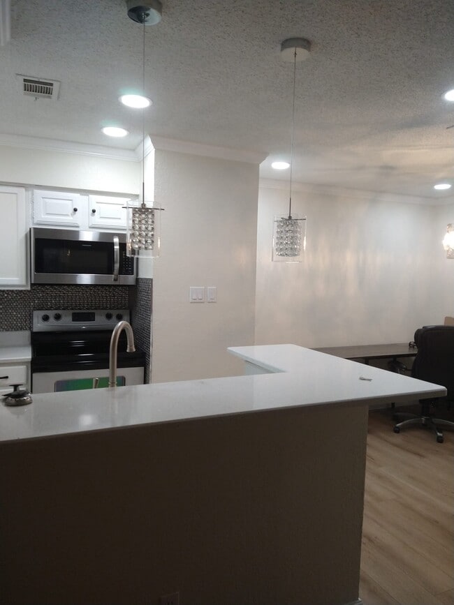 Photo - 1109 Calico Ln Unit Cloisters