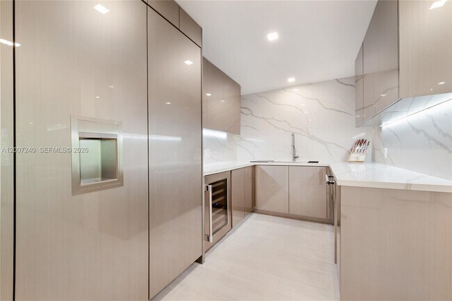 Photo - 2901 S Bayshore Dr Unit 5E