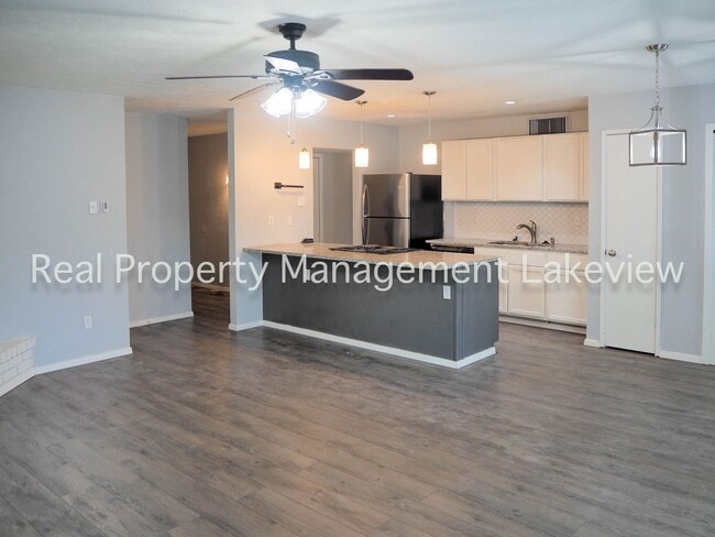 Photo - 534 Oldbridge Dr