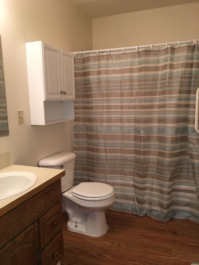 Photo - 705 Lyle Ave Unit 2