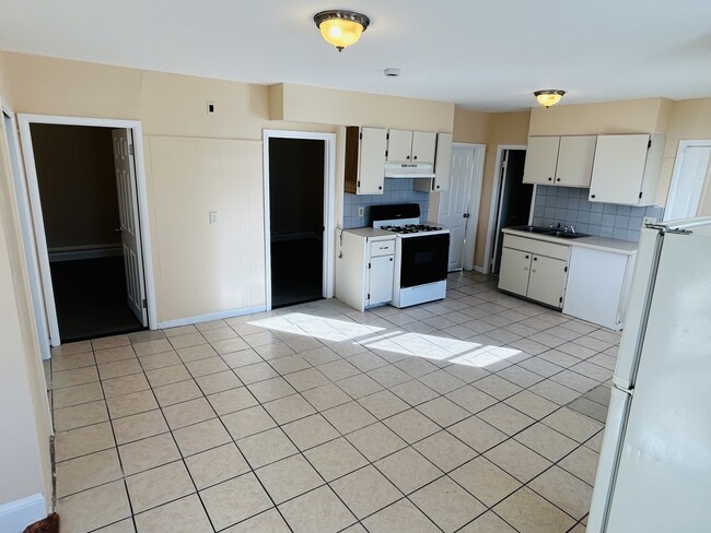 Building Photo - 25 Fallon Ave