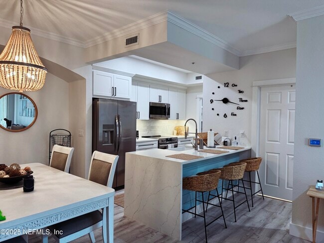 Photo - 10075 GATE N Pky Condo Unit 1401