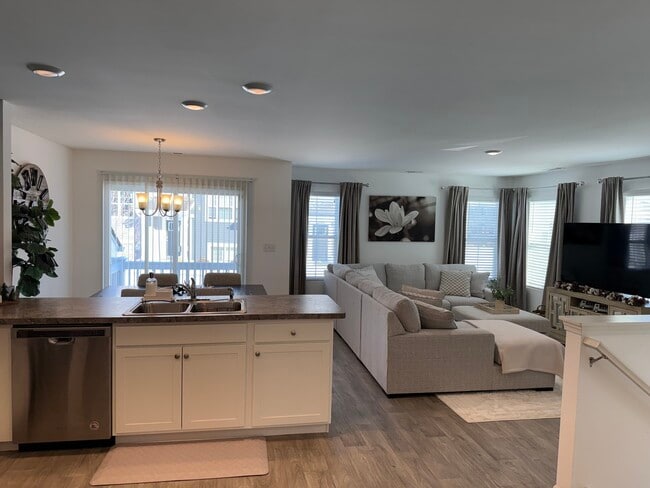 Photo - 2520 Alison Ave