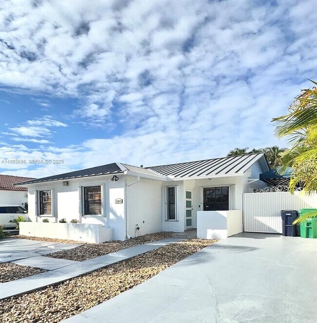 Building Photo - 13861 SW 9th Terrace