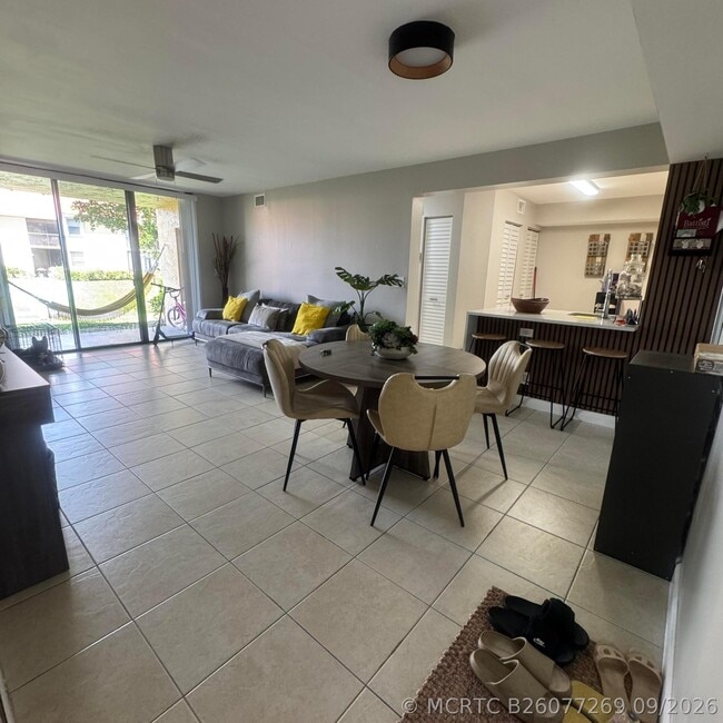 5741 Riverside Dr Unit 102A