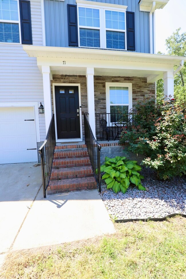 Photo - 71 Carina Ln