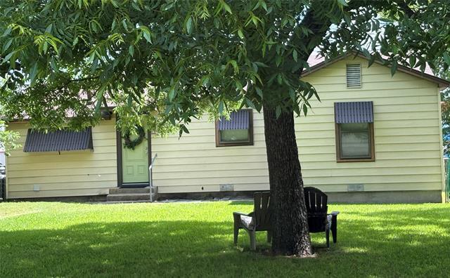 Photo - 1910 N Travis St