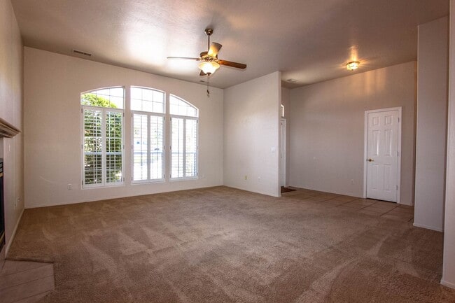 Photo - 653 Golden Hawk Dr