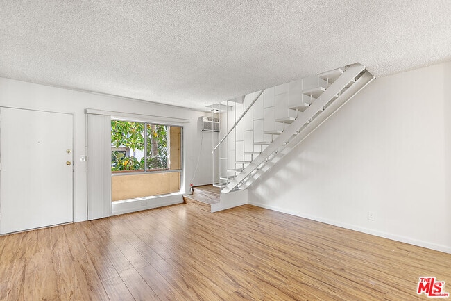 Building Photo - 2332 S Beverly Glen Blvd Unit 5 Rental