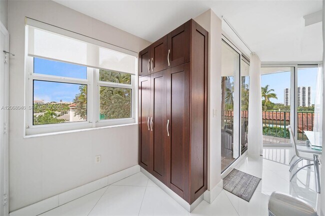 Photo - 19900 E Country Club Dr Unidad 610