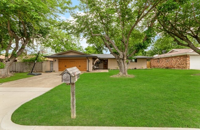 Photo - 1703 Monaco Dr