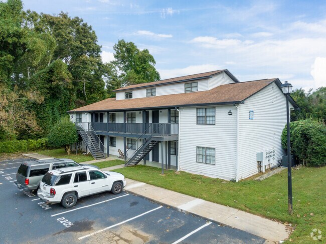 Photo - Pinebrook Place Apartments