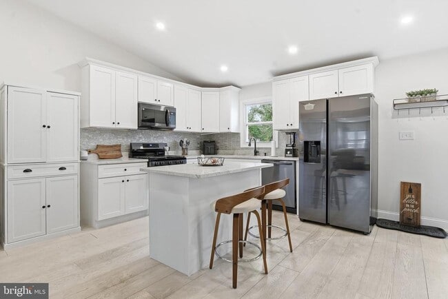 Photo - 7024 Lee Park Ct