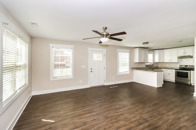 Photo - 1020 N Oakwood St