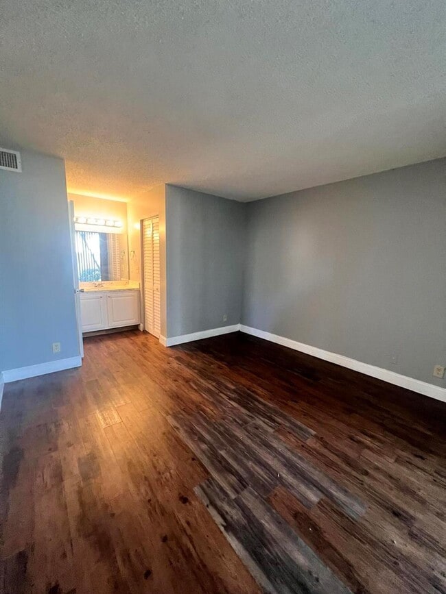 Photo - 718 Executive Center Dr Unit 111