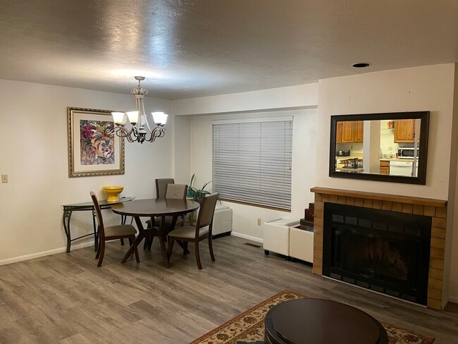 Photo - 1351 S Main St