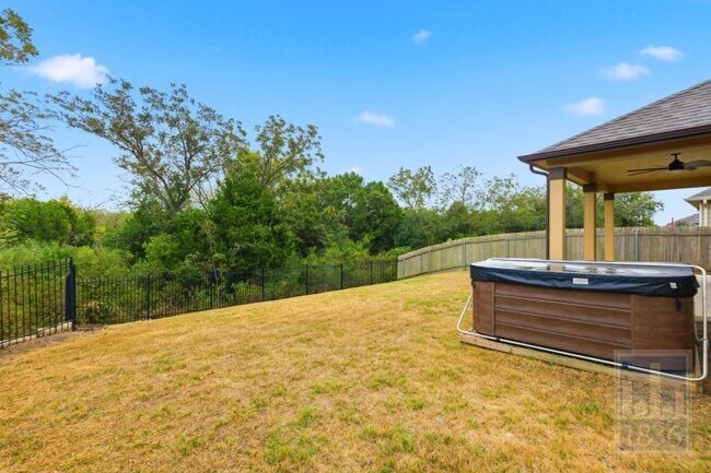 Photo - 8005 Crystalbrook W